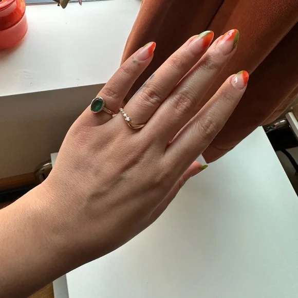 14k gold & genuine mined diamond melt curved ring - Picture 4 of 11